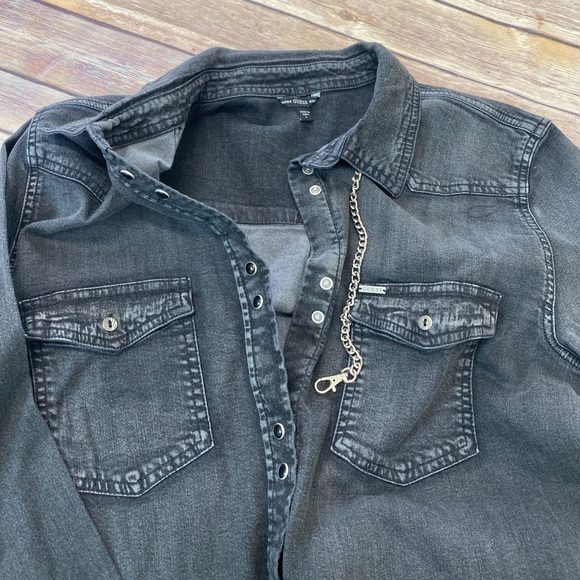 GUESS Collar Chain Chambray snap button shirts black  L - Picture 5 of 9